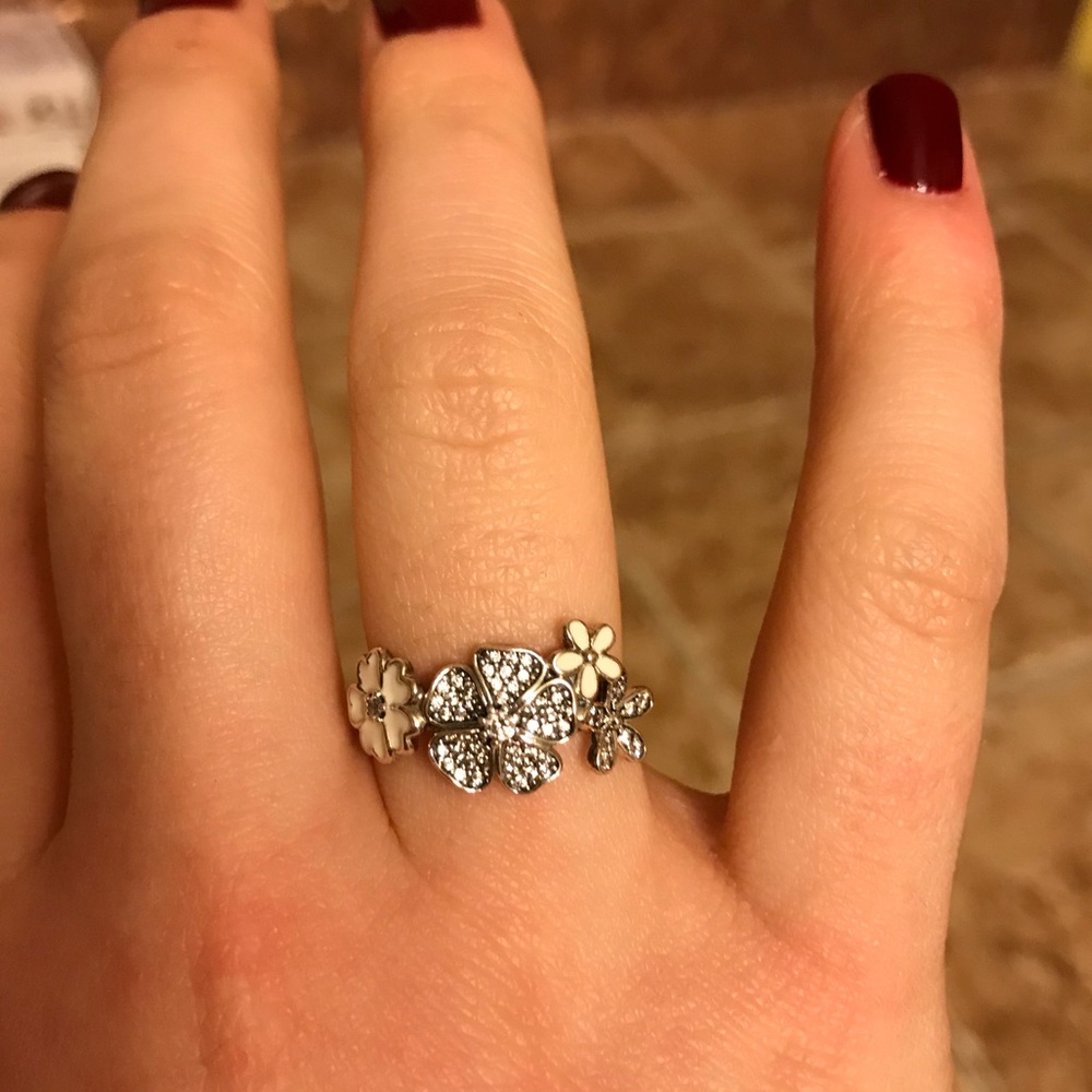 New!! PANDORA shimmering bouquet ring